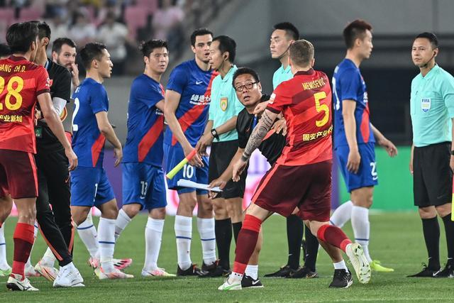 广东宏远：陈老板支付违约金，徐杰带队回乡热身，周鹏加盟教练团队